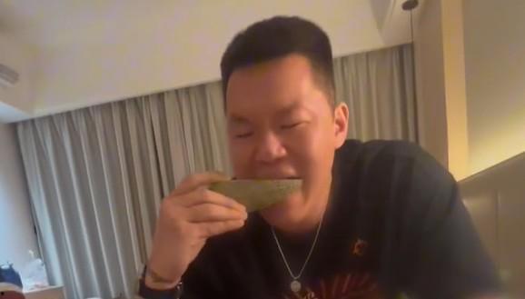 网曝热门吃瓜入口反差视频,揭秘现实与虚拟的惊人差距