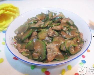今日晚餐茭瓜炒肉,茭瓜炒肉，色香味俱全的晚餐佳肴