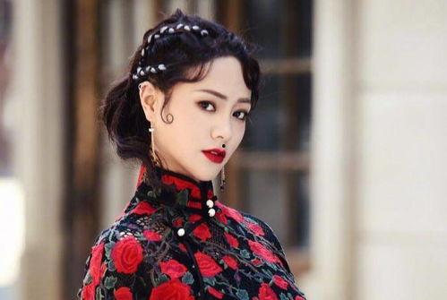 亲爱明星网红是谁,亲爱明星网红背后的故事