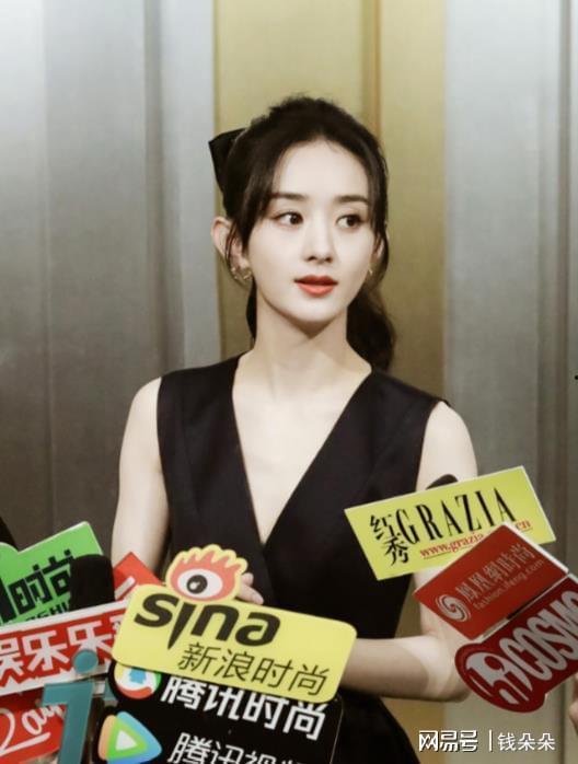 杨幂吃瓜爆料两个版本,两版真相大揭秘！